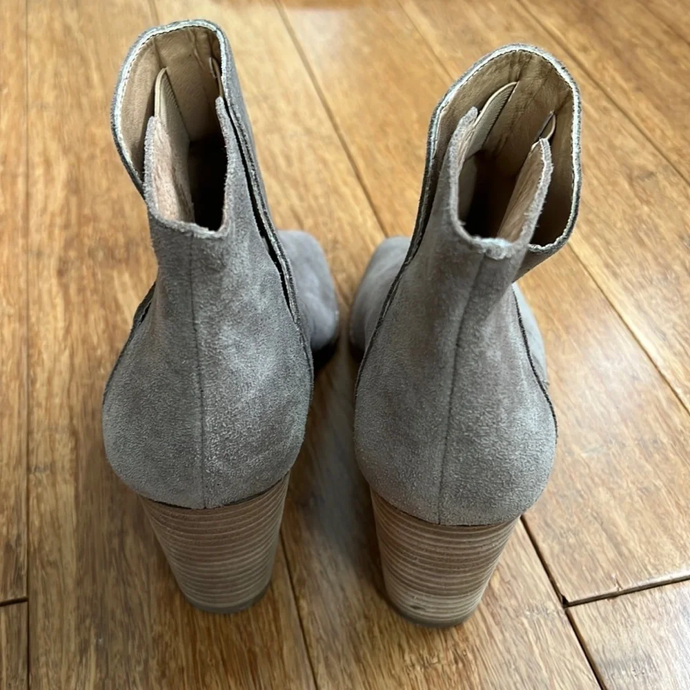 NEW LUCKY BRAND Jezzah Peep Toe Wedge Bootie Sz 8.5 - Taupe